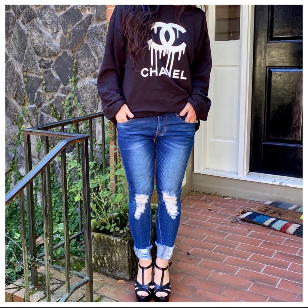 Oversized Black sweatshirt - Picture 2 of 3